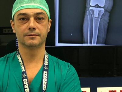 Manuel Valori è ortopedico a Pistoia, specializzato nel trattamento chirurgico degli arti inferiori (ginocchio e anca), nel trattamento delle patologie dolorose della schiena e nella traumatologia sportiva.